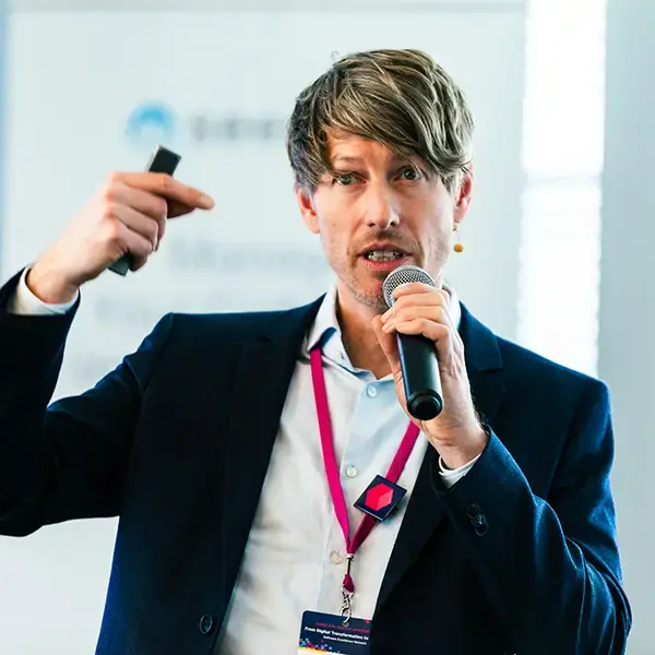 Dr. Johannes Bohnet