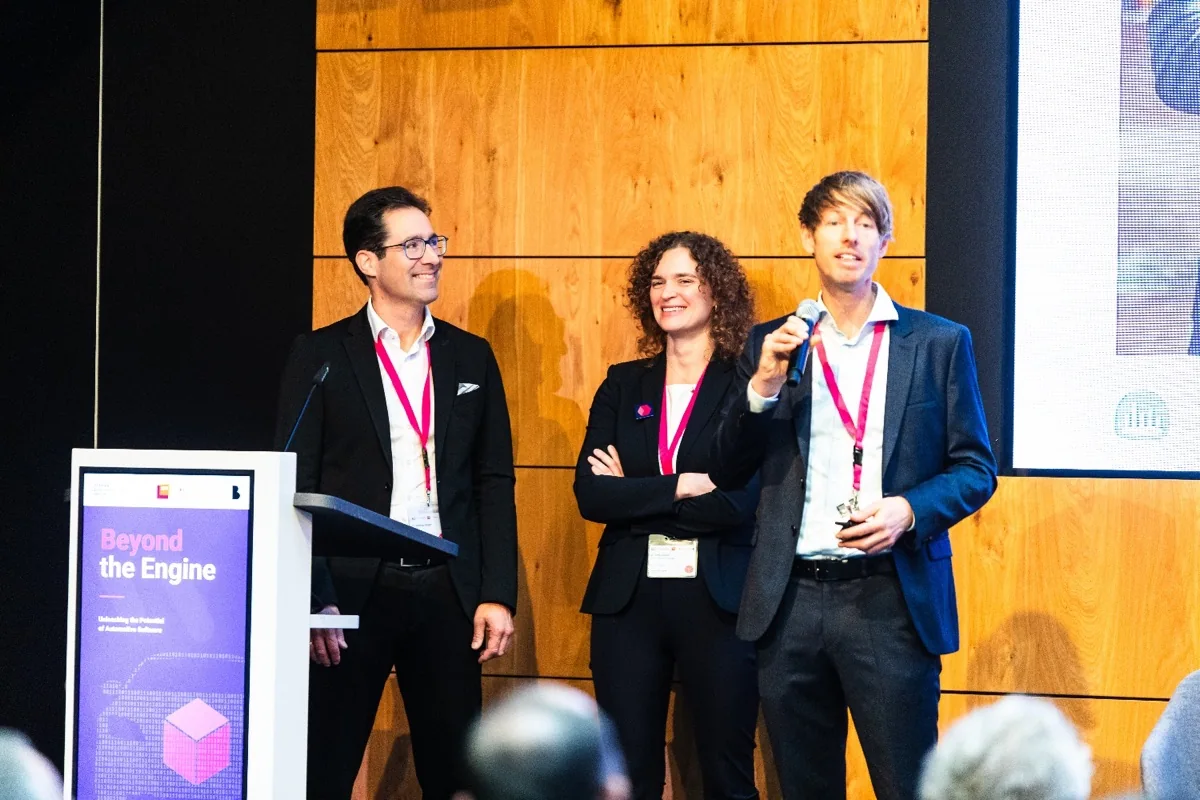 Dr. Johannes Bohnet presenting with Bosch