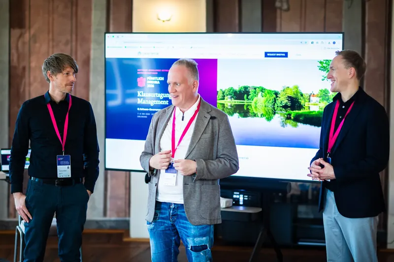 Opening of the symposium &mdash; Dr. Johannes Bohnet, Marc Hildebrandt and Dr. J&uuml;rgen M&uuml;ller welcoming participants