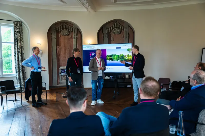 Welcoming round &mdash; Oliver Viel, Dr. Johannes Bohnet, Marc Hildebrandt and Dr. J&uuml;rgen M&uuml;ller introducing the agenda