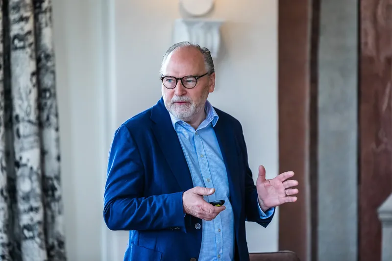 Dirk Wollschl&auml;ger making a key point during his keynote