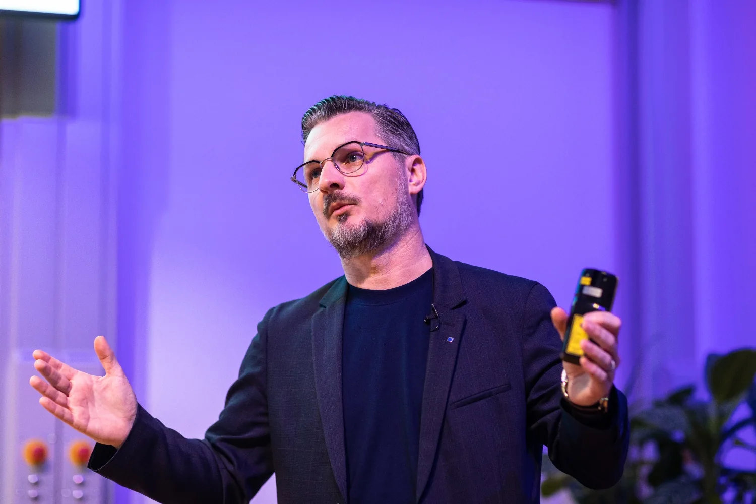 Thomas Speck speaking at the event