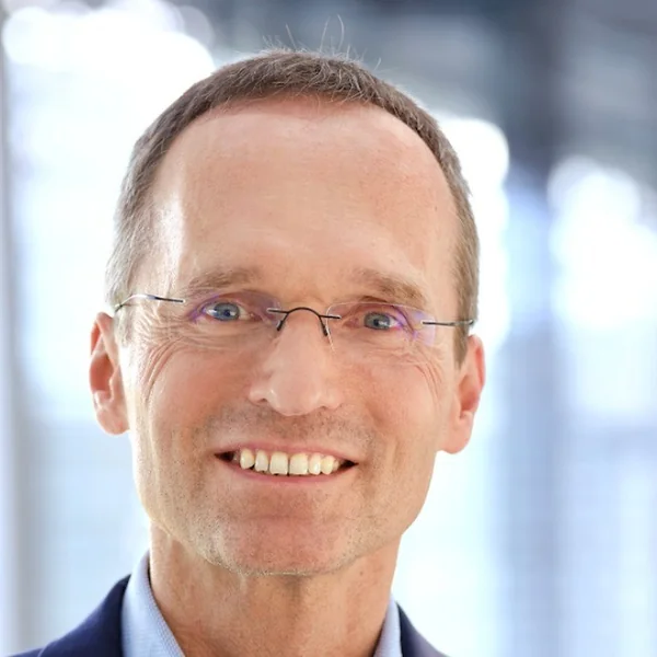 Dr. Bernd Lohmann