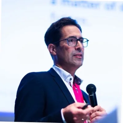 Dr. Matthias Burger